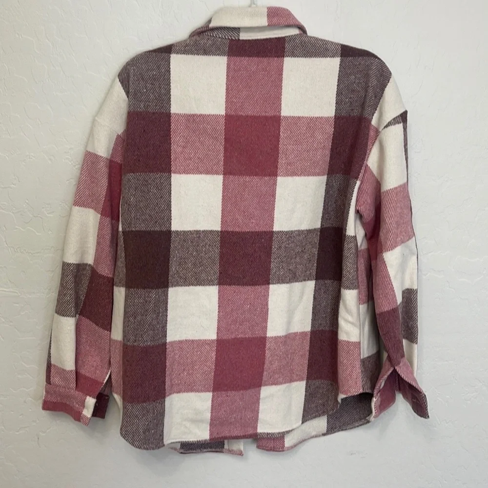 Women’s Pretty Garden Pink & White Flannel Button Down Size Medium - Picture 6 of 7